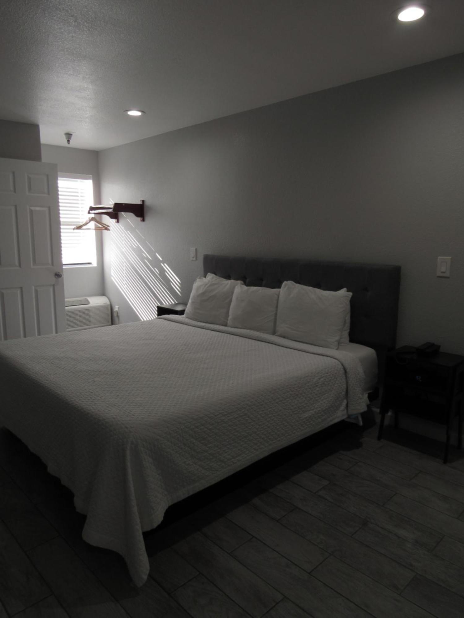 Capri Suites Anaheim Pokoj fotografie